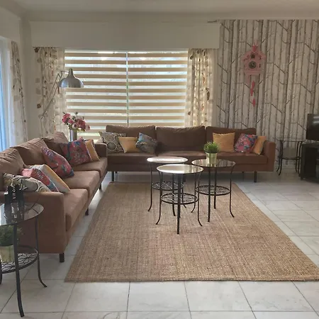 Villa Le Beau Souvenir, Noiseux, Cleaning Included